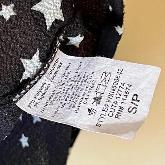 PLEIONE Ruffle Short Sleeve V Neck Black White  Stars Top Shirt Size US Small - Picture 6 of 6